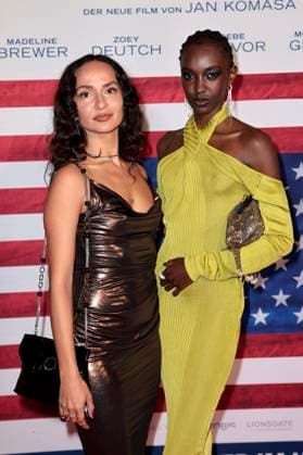 Tabea Reutter und Nicole Atieno bei der Premiere des Kinofilms Make Me Feel in der Astor Film Lounge. Berlin, 30.10.2025