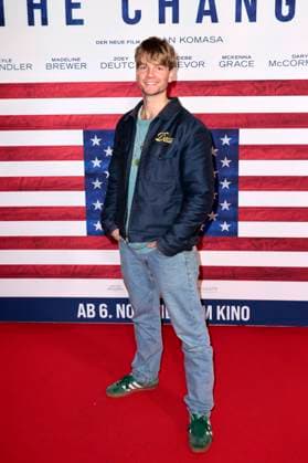 Aaron Koszuta bei der Premiere des Kinofilms Make Me Feel in der Astor Film Lounge. Berlin, 30.10.2025