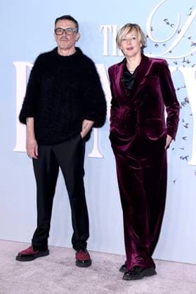 Spider Stacy von The Pogues mit Begleitung bei der Premiere der Sky Atlantic-Miniserie The Death of Bunny Munro in der Royal Festival Hall. London, 30.10.2025