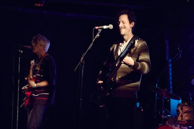 Keith Murray und Chris Cain von We Are Scientists live bei einem Konzert der With Love & Squalor - 50th Anniversary Tour im Monk Club. Rom, 30.10.2025