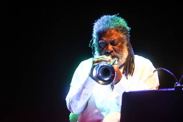 Konzert von Wadada Leo Smith , Jazzfest Berlin 25 Vijay Iyer – Klavier, E-Piano, Elektronik Wadada Leo Smith – Trompete