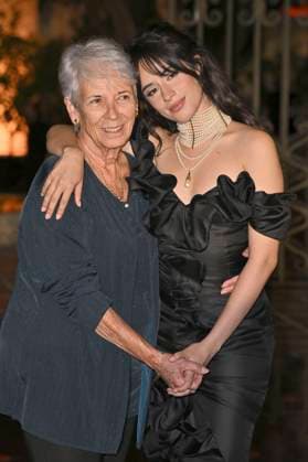 Mercedes Rodriguez und Camila Cabello bei der 5. Dia De Muertos Gala präsentiert von Lexus, Tequila Don Julio, Nike, Dnero, Mattel, Calamigos Ranch und Maremoto im Los¯Angeles¯River¯Center¯&¯Gardens. Los Angeles, 30.10.2025