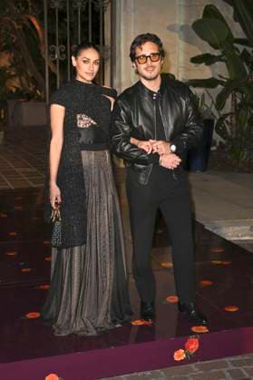 Renata Notni und Diego Boneta bei der 5. Dia De Muertos Gala präsentiert von Lexus, Tequila Don Julio, Nike, Dnero, Mattel, Calamigos Ranch und Maremoto im Los¯Angeles¯River¯Center¯&¯Gardens. Los Angeles, 30.10.2025