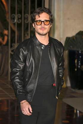 Diego Boneta bei der 5. Dia De Muertos Gala präsentiert von Lexus, Tequila Don Julio, Nike, Dnero, Mattel, Calamigos Ranch und Maremoto im Los¯Angeles¯River¯Center¯&¯Gardens. Los Angeles, 30.10.2025