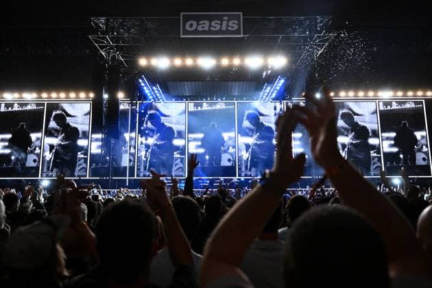 OASIS CONCERT MELBOURNE, English rock band Oasis perform during the first show of their Australian tour at Marvel Stadium, in Melbourne, Friday, October 31, 2025. ( NO ARCHIVING, EDITORIAL USE ONLY MELBOURNE VICTORIA AUSTRALIA  Copyright: xJOELxCARRETTx 20251031192346420280