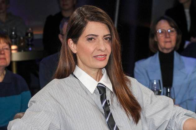 abb NDRTalkshow- Linda Lydia Zervakis deutsch-griechische Nachrichtensprecherin und Fernsehmoderatorin bei ProSieben zu Gast in der NDR Talkshow , aus dem NDR 3 Studio am 31.10.2025 in Hamburg Hamburg Deutschland