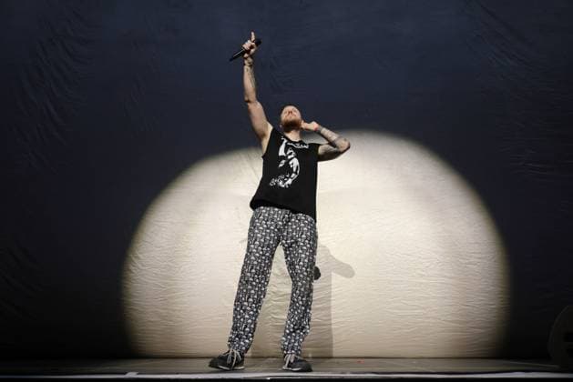 31.10.2025, Nils Wehowsky aka Finch, Rapper, im Konzert live in der Uber Arena, Berlin, Hip Hop, Berlin