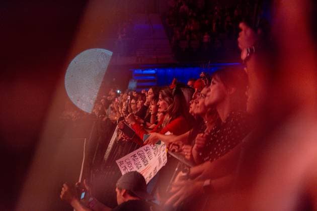 Viva Suecia concert at the Movistar Arena Dozens of people during the performance of the group Viva Suecia at the Movistar Arena, on October 31, 2025, in Madrid Spain Viva Suecia is a Spanish indie rock band formed in Murcia in 2013, considered one of the current references of the genre in Spain They have already headlined national and international festivals, such as FIB, Mad Cool, Sonorama, Cruïlla and Granada Sound 31 OCTOBER 2025 CONCERT INDIE BAND VIVA SUECIA MUSIC Madrid Madrid Madrid Espana  Copyright: xRicardoxRubiox 7070157