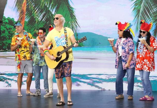 October 31 2025 Peter Alexander on Today Show Halloween Celebration at Rockeffer Plaza in New York. October 31, 2025 Copyright: xRW Mediapunchx