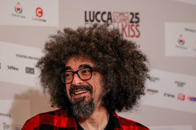 News - LUCCA COMICS AND GAMES 2025 Caparezza meets the public, interviewed by Simone Bianchi, with the Orbit Orbit designers present during Lucca Comics and Games 2025 at Lucca (Toscana), Italy Lucca Lucca Italy Copyright: xFrancescoxFarinax xLiveMediax LPN_2115291