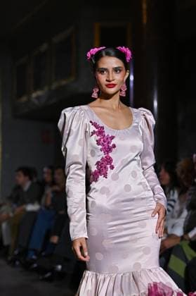 International Flamenco Fashion Week Madrid, (SIMOF) in Madrid - 31 Oct 2025 A model walks in a Angela Isa design at the International Flamenco Fashion Week Madrid, (SIMOF) show, at the Wellington Hotel in Madrid. Madrid Spain Copyright: xAtilanoxGarciax xSOPAxImagesx FOTO54301