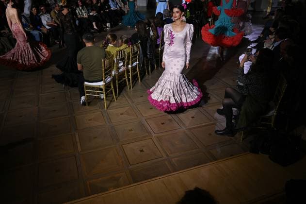International Flamenco Fashion Week Madrid, (SIMOF) in Madrid - 31 Oct 2025 A model walks in a Angela Isa design at the International Flamenco Fashion Week Madrid, (SIMOF) show, at the Wellington Hotel in Madrid. Madrid Spain Copyright: xAtilanoxGarciax xSOPAxImagesx FOTO54311