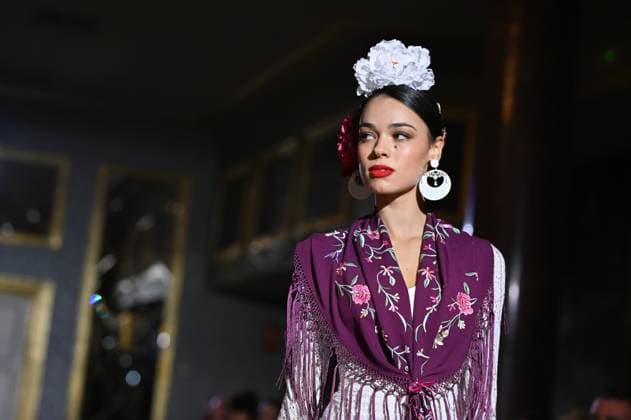 International Flamenco Fashion Week Madrid, (SIMOF) in Madrid - 31 Oct 2025 A model walks in a Angela Isa design at the International Flamenco Fashion Week Madrid, (SIMOF) show, at the Wellington Hotel in Madrid. Madrid Spain Copyright: xAtilanoxGarciax xSOPAxImagesx FOTO54335