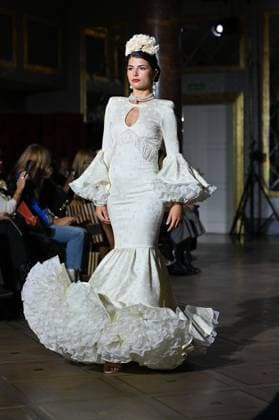 International Flamenco Fashion Week Madrid, (SIMOF) in Madrid - 31 Oct 2025 A model walks in a Inma Benicio design at the International Flamenco Fashion Week Madrid, (SIMOF) show, at the Wellington Hotel in Madrid. Madrid Spain Copyright: xAtilanoxGarciax xSOPAxImagesx FOTO54392