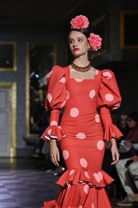 International Flamenco Fashion Week Madrid, (SIMOF) in Madrid - 31 Oct 2025 A model walks in a Inma Benicio design at the International Flamenco Fashion Week Madrid, (SIMOF) show, at the Wellington Hotel in Madrid. Madrid Spain Copyright: xAtilanoxGarciax xSOPAxImagesx FOTO54403