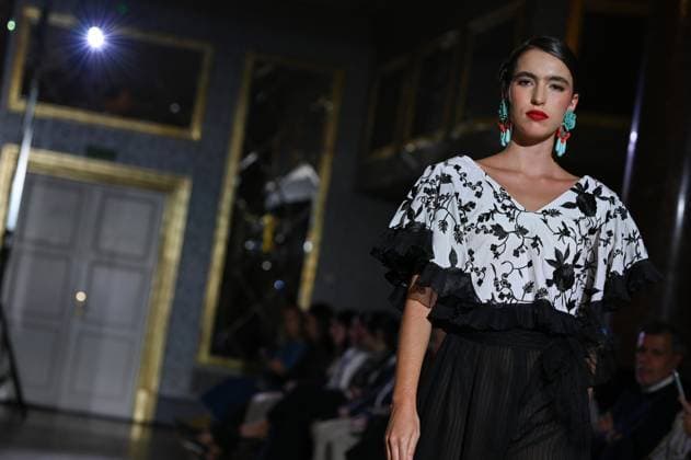 International Flamenco Fashion Week Madrid, (SIMOF) in Madrid - 31 Oct 2025 A model walks in a Inma Benicio design at the International Flamenco Fashion Week Madrid, (SIMOF) show, at the Wellington Hotel in Madrid. Madrid Spain Copyright: xAtilanoxGarciax xSOPAxImagesx FOTO54421