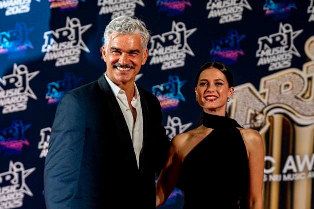 PEOPLE : NRJ Music Awards - Cannes 31 10 25 Francois Vincentelli and Alice Dufour attend the 27th NRJ Music Awards on October 31, 2025 in Cannes, France. Photo by Sandrine Thesillat PsNewZ  Copyright: xSandrinexTHESILLATx
