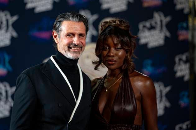 PEOPLE : NRJ Music Awards - Cannes 31 10 25 Patrick Mouratoglou and Ada attend the 27th NRJ Music Awards on October 31, 2025 in Cannes, France. Photo by Sandrine Thesillat PsNewZ  Copyright: xSandrinexTHESILLATx