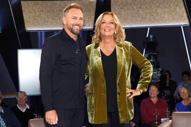 Steven Gätjen und Bettina Tietjen bei der Aufzeichnung der NDR Talk Show im NDR Fernsehstudio Lokstedt. Hamburg, 29.10.2025