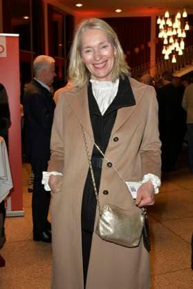 Katja Weitzenböck bei der Premiere des Theaterstücks Carmen darf nicht platzen in der Komödie am Kurfürstendamm im Ernst-Reuter-Saal. Berlin, 31.10.2025