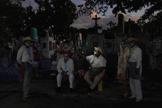 MERIDA, The Netherlands, 2025-10-31 18:46:06 Merida, October 31, 2025. As part of the Hanal Pixan (food for the souls), the Walk of the Souls (Paseo de las Animas) took place, starting from the common cemetery. Hanal Pixan is celebrated in the Yucatan during the Day of the Dead (Dia de Muertos) and has a Mayan origin. Photo: NLBEELD Robert Meerding Credit: NL Beeld Robert Meerding - Inc  Copyright: xx x