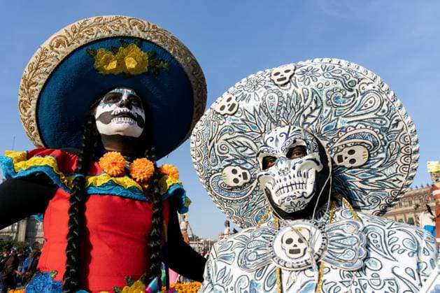 Day Of The Dead In Mexico City s Historic Center Participants are seen during the Day of the Dead celebration in the Zocalo, the historic center of Mexico City, Mexico. Day of the Dead honors deceased loved ones with altars, marigolds, skull face paint, and offerings meant to guide returning spirits. The Zocalo, officially Plaza de la Constitucion, is Mexico City s main square and serves as the political and cultural heart of the capital since Aztec times. Mexico City Mexico Mexico  Copyright: xRonenxTivonyx originalFilename: tivony-dayofthe251031_npIeI.jpg
