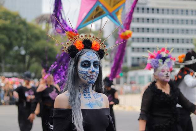 Annual Dia de Muertos Parade A woman taking part during the 2025 Dia de Muertos Parade at Paseo de la Reforma avenue on the Day of the Dead celebration. 1.5 million people attended the annual Dia de Muertos Parade. on November 1, 2025 in Mexico City, Mexico. (Photo by Carlos Santiago Eyepix Group) Copyright: xCarlosxSantiagox xEyepixxGroupx CS_01112025_124861
