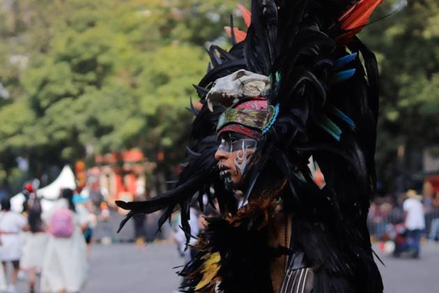 Annual Dia de Muertos Parade A man taking part during the 2025 Dia de Muertos Parade at Paseo de la Reforma avenue on the Day of the Dead celebration. 1.5 million people attended the annual Dia de Muertos Parade. on November 1, 2025 in Mexico City, Mexico. (Photo by Carlos Santiago Eyepix Group) Copyright: xCarlosxSantiagox xEyepixxGroupx CS_01112025_124833