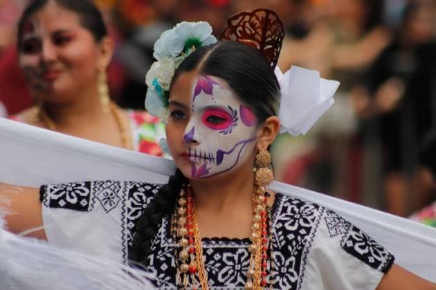 Annual Dia de Muertos Parade A woman taking part during the 2025 Dia de Muertos Parade at Paseo de la Reforma avenue on the Day of the Dead celebration. 1.5 million people attended the annual Dia de Muertos Parade. on November 1, 2025 in Mexico City, Mexico. (Photo by Carlos Santiago Eyepix Group) Copyright: xCarlosxSantiagox xEyepixxGroupx CS_01112025_124874