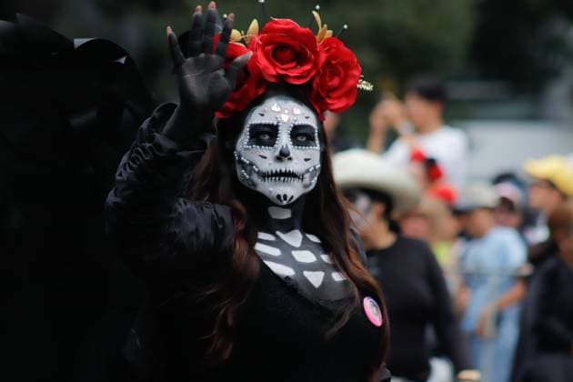 Annual Dia de Muertos Parade A woman taking part during the 2025 Dia de Muertos Parade at Paseo de la Reforma avenue on the Day of the Dead celebration. 1.5 million people attended the annual Dia de Muertos Parade. on November 1, 2025 in Mexico City, Mexico. (Photo by Carlos Santiago Eyepix Group) Copyright: xCarlosxSantiagox xEyepixxGroupx CS_01112025_124876