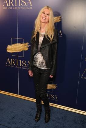11 November 2025 - Los Angeles, California - Tara Reid. ARTISA Medical Grade Skincare Launch Party held at The Grotto. Los Angeles USA - ZUMAa123 20251101_zaa_a123_058 Copyright: xADx