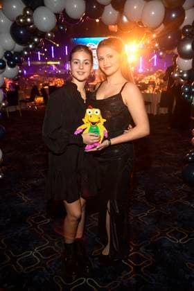 abb Laughing- Malya und Lilly von the Voice Kids zu Gast bei der 14. Laughing Hearts Charity Gala 2025, im JW Marriott Hotel Berlin am 01.11.2025 in Berlin Berlin Deutschland