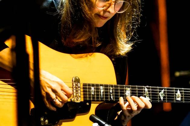 Konzert von Mary Halvorson Jazzfest Berlin 2025 , Haus der Berliner Festspiele Mary Halvorson, Guitarre