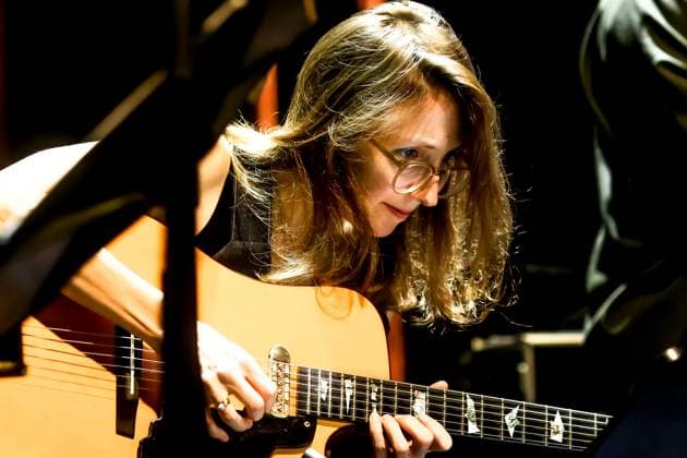 Konzert von Mary Halvorson Jazzfest Berlin 2025 , Haus der Berliner Festspiele Mary Halvorson, Guitarre