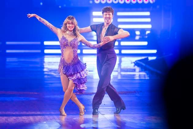 RTL-Tanzshow Lets Dance RTL-Tanzshow LetÂ s Dance Live Tour in der WT Energiesysteme Arena Riesa Sängerin Ella Endlich und Valentin Lusin Riesa Sachsen Deutschland