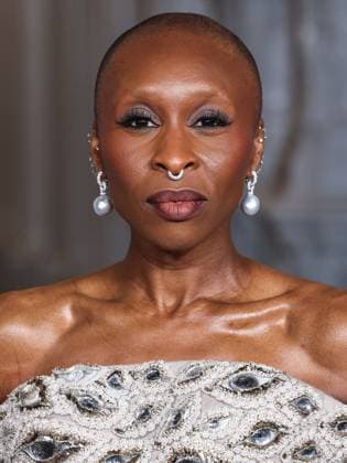 14th Annual LACMA Art + Film Gala 2025 Cynthia Erivo wearing Schiaparelli FW25 Couture arrives at the 14th Annual LACMA (Los Angeles County Museum of Art) Art + Film Gala 2025 presented by Gucci held at the Los Angeles County Museum of Art in Museum Row, Miracle Mile, Los Angeles, California, United States. Los Angeles County Museum of Art, Museum Row, Miracle Mile, Los Angeles, California, USA California United States  Copyright: xImagexPressxAgencyx originalFilename: collin-14thannu251102_npizi.jpg