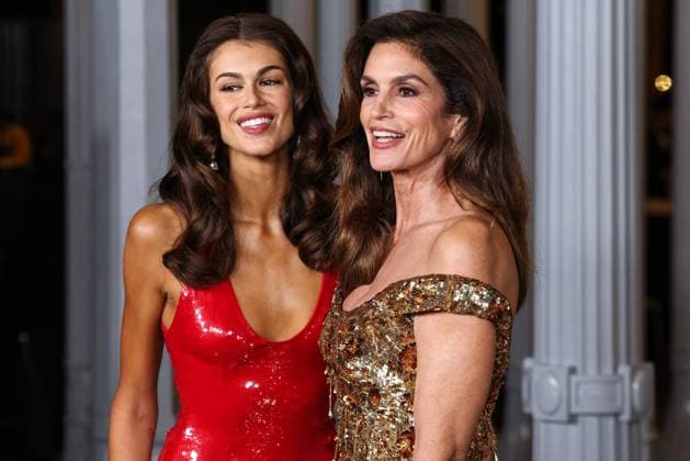 14th Annual LACMA Art + Film Gala 2025 Kaia Gerber and mother Cindy Crawford arrive at the 14th Annual LACMA (Los Angeles County Museum of Art) Art + Film Gala 2025 presented by Gucci held at the Los Angeles County Museum of Art in Museum Row, Miracle Mile, Los Angeles, California, United States. Los Angeles County Museum of Art, Museum Row, Miracle Mile, Los Angeles, California, USA California United States  Copyright: xImagexPressxAgencyx originalFilename: collin-14thannu251102_nppXE.jpg