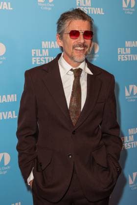 Actor Ethan Hawke poses on the red carpet at the GEMS Film Festival, where he will receive the Variety Virtuoso Award in Miami, United States, 02 November 2025. Actor Ethan Waks honored at the GEMS Film Festival in Miami !ACHTUNG: NUR REDAKTIONELLE NUTZUNG!  Copyright: xGiorgioxVierax AME4924 20251103-55018420597_1