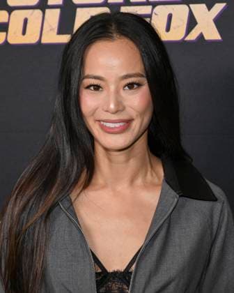 November 2, 2025, Beverly Hills, California, USA: American actress and former reality TV star JAMIE CHUNG attends Stone Cold Fox Los Angeles Red Carpet Premiere. Beverly Hills USA - ZUMAb173 20251102_aap_b173_049 Copyright: xBillyxBennightx