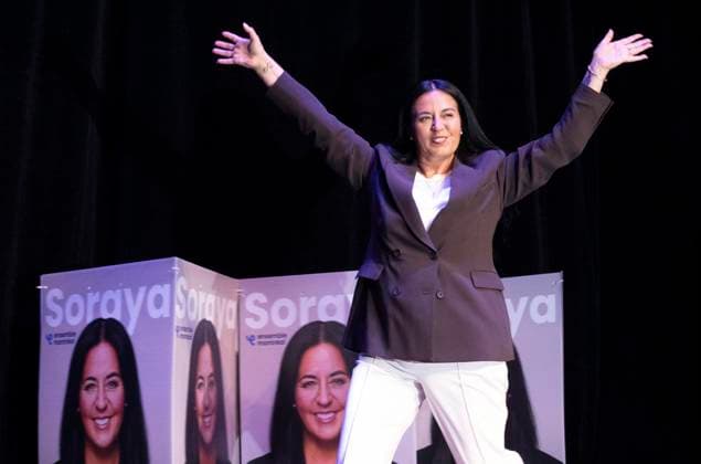 November 3, 2025, Montreal, Pq, CANADA: Soraya Martinez Ferrada celebrates her win as she arrives to speak with supporters after being elected mayor of Montreal during the municipal election in Montreal on Monday, Nov. 3, 2025. Montreal CANADA  - ZUMAc35_ 20251103_zaf_c35_002 Copyright: xChristinnexMuschix