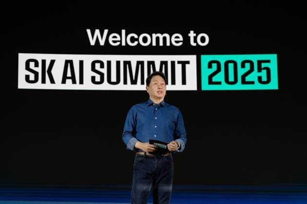 SK AI Summit 2025 at COEX in Seoul SEOUL, SOUTH KOREA - NOVEMBER 3: SK Group Chairman Chey Tae-won delivers a keynote speech on the theme AI Now and Next at the SK AI Summit 2025 at COEX in Seoul, South Korea on November 3, 2025. Hwawon Ceci Lee Anadolu Seoul South Korea. Editorial use only. Please get in touch for any other usage.  Copyright: x2025xAnadoluxHwawonxCecixLeex