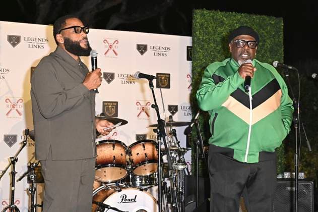 Anthony Anderson und Cedric the Entertainer bei der VIP Par-Tee auf dem 6. Rod Dedeaux Foundation Charity Event im Riviera Country Club. Los Angeles, 02.11.2025