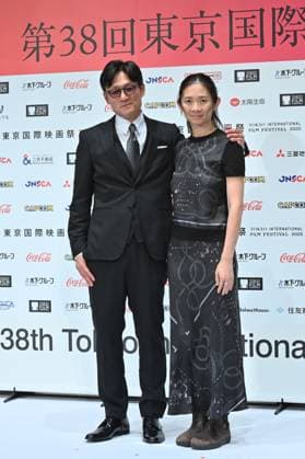 Kurosawa Akira Award at Tokyo International Film Festival 2025 TOKYO, JAPAN - NOVEMBER 3 : Japanese filmmaker Lee Sang-il (L) and Academy Award-winning director Chloe Zhao (R) pose for photos after the Kurosawa Akira Award press conference as they received the Kurosawa Akira Award during the Tokyo International Film Festival 2025, in Tokyo, Japan, on November 3, 2025. Lee, celebrated for his socially incisive Japanese dramas including Villain and Kokuho, joined Zhao, the Beijing-born director of Nomadland, in being honored for their outstanding contributions to world cinema. David Mareuil Anadolu Tokyo Japan. Editorial use only. Please get in touch for any other usage.  Copyright: x2025xAnadoluxDavidxMareuilx