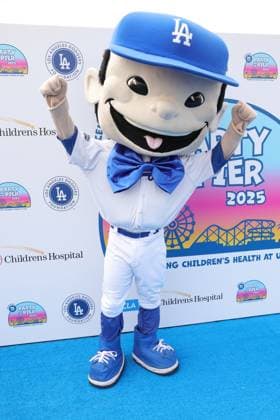 02 November 2025 - Los Angeles, California - Atmosphere 25th Annual Party on the Pier Benefiting UCLA Mattel Children s Hospital held at Santa Monica Pier in Santa Monica. Santa Monica USA - ZUMAa123 20251102_zaa_a123_161 Copyright: xADx