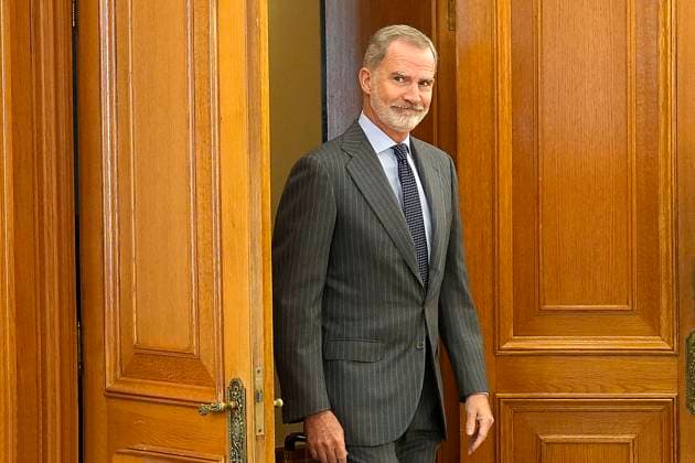 King Felipe VI of Spain receives in audience a delegation from the Federation of Jewish Communities of Spain (FCJE), headed by the Federation s president, David Obadia, and Rabbi Isaac Cohen, rabbi-dayan of the Federation. November 03, 2025. (2025110307)