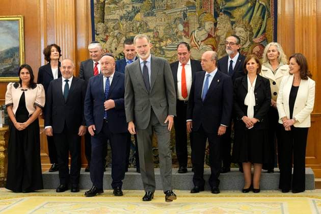 King Felipe VI of Spain receives in audience a delegation from the Federation of Jewish Communities of Spain (FCJE), headed by the Federation s president, David Obadia, and Rabbi Isaac Cohen, rabbi-dayan of the Federation. November 03, 2025. (2025110335)