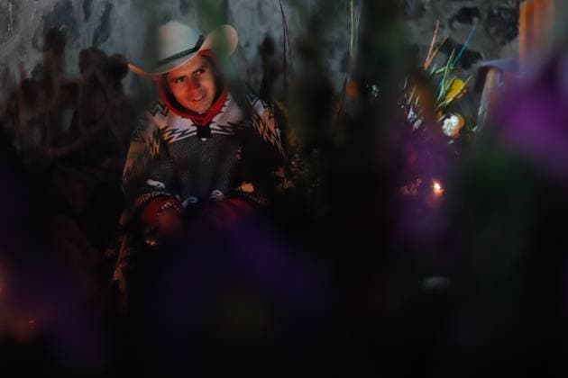 People Visit San Andres Mixquic cemetery on Dia de Muertos Celebration People visit the San Andres Mixquic cemetery, located in Tlahuac, to accompany their deceased loved ones in the traditional lighting ceremony on the Dia de Muertos celebration. on October 3, 2025 in Mexico City, Mexico. (Photo by Carlos Santiago Eyepix Group) Copyright: xCarlosxSantiagox xEyepixxGroupx CS_03112025_172440