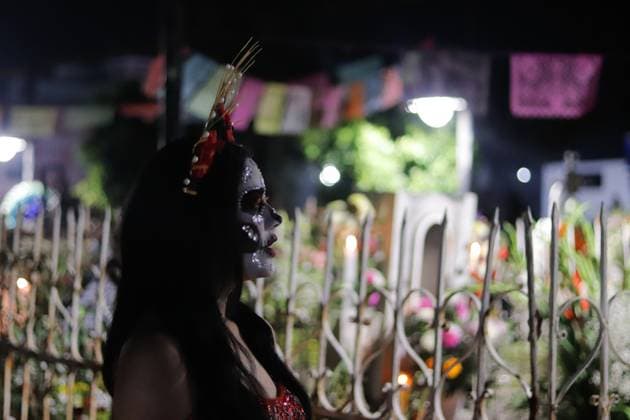 People Visit San Andres Mixquic cemetery on Dia de Muertos Celebration People visit the San Andres Mixquic cemetery, located in Tlahuac, to accompany their deceased loved ones in the traditional lighting ceremony on the Dia de Muertos celebration. on October 3, 2025 in Mexico City, Mexico. (Photo by Carlos Santiago Eyepix Group) Copyright: xCarlosxSantiagox xEyepixxGroupx CS_03112025_172444