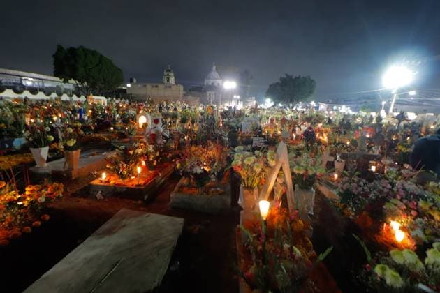 People Visit San Andres Mixquic cemetery on Dia de Muertos Celebration People visit the San Andres Mixquic cemetery, located in Tlahuac, to accompany their deceased loved ones in the traditional lighting ceremony on the Dia de Muertos celebration. on October 3, 2025 in Mexico City, Mexico. (Photo by Carlos Santiago Eyepix Group) Copyright: xCarlosxSantiagox xEyepixxGroupx CS_03112025_172445
