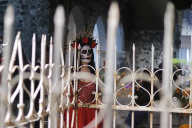 People Visit San Andres Mixquic cemetery on Dia de Muertos Celebration People visit the San Andres Mixquic cemetery, located in Tlahuac, to accompany their deceased loved ones in the traditional lighting ceremony on the Dia de Muertos celebration. on October 3, 2025 in Mexico City, Mexico. (Photo by Carlos Santiago Eyepix Group) Copyright: xCarlosxSantiagox xEyepixxGroupx CS_03112025_172447